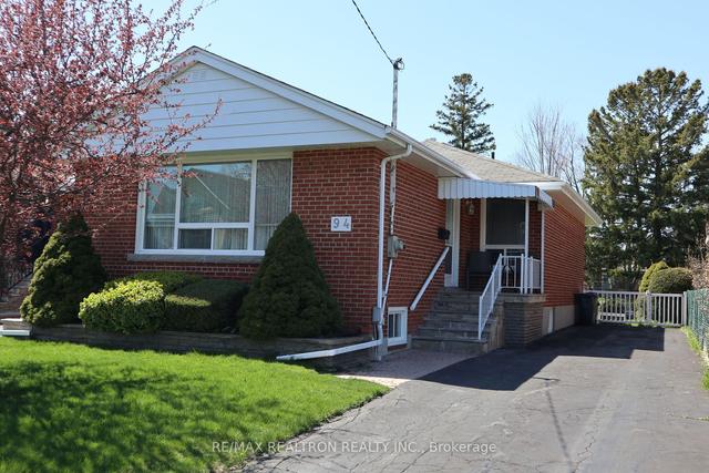 94 Dewey Dr, House detached with 3 bedrooms, 2 bathrooms and 5 parking in Toronto ON | Image 1