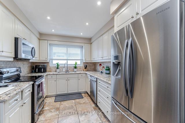 1184 Dowland Cres, House detached with 4 bedrooms, 3 bathrooms and 5 parking in Burlington ON | Image 3