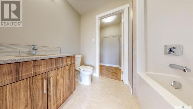 218 Schmeiser Bend, House semidetached with 3 bedrooms, 3 bathrooms and null parking in Saskatoon SK | Image 25