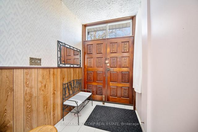 27 Deevale Rd, House detached with 3 bedrooms, 2 bathrooms and 6 parking in Toronto ON | Image 36