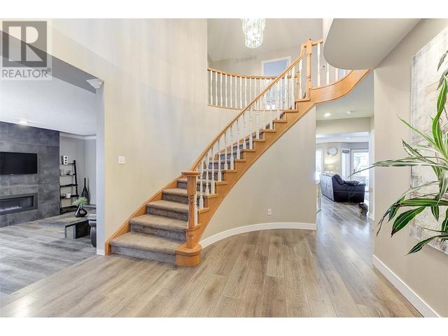 1610 Highland Dr N, House detached with 4 bedrooms, 2 bathrooms and 2 parking in Kelowna BC | Image 35