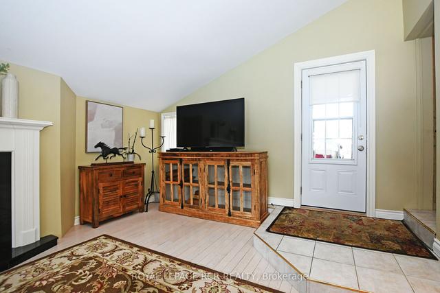 25 Johnson Rd, House detached with 3 bedrooms, 2 bathrooms and 5 parking in Aurora ON | Image 10