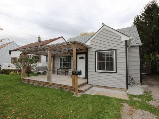 920 Glidden Ave, House detached with 3 bedrooms, 1 bathrooms and 2 parking in Windsor ON | Image 1