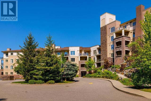 1301 - 1875 Country Club Dr, Condo with 3 bedrooms, 2 bathrooms and 1 parking in Kelowna BC | Image 1
