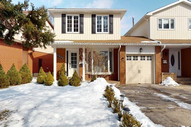 7222 Fayette Circ, House semidetached with 4 bedrooms, 2 bathrooms and 5 parking in Mississauga ON | Image 1