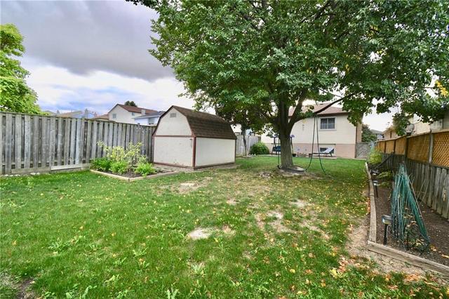 40 Lyton Cres, House attached with 3 bedrooms, 2 bathrooms and 3 parking in Hamilton ON | Image 37
