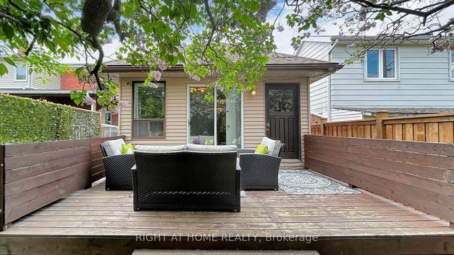 121 Frankdale Ave, House detached with 3 bedrooms, 2 bathrooms and 2 parking in Toronto ON | Image 24