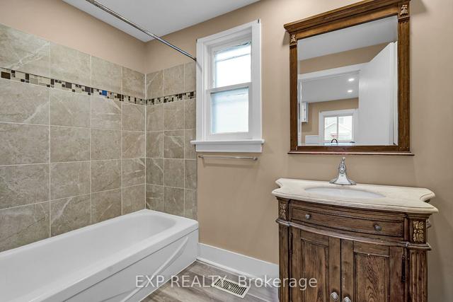 327 Victoria Ave, House detached with 2 bedrooms, 1 bathrooms and 3 parking in Cornwall ON | Image 9