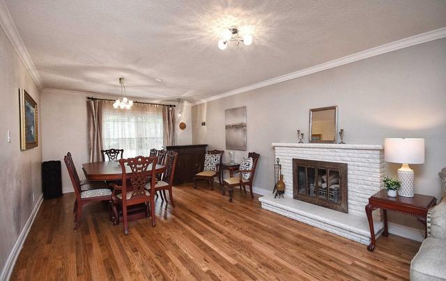 7 St Andres Crt, House detached with 3 bedrooms, 4 bathrooms and 10 parking in Markham ON | Image 6