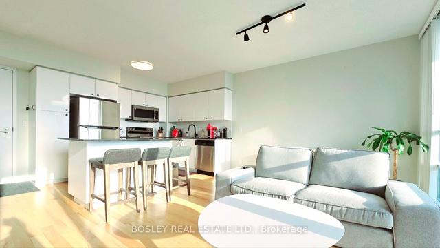 1903 - 2240 Lake Shore Blvd W, Condo with 1 bedrooms, 1 bathrooms and 1 parking in Toronto ON | Image 8