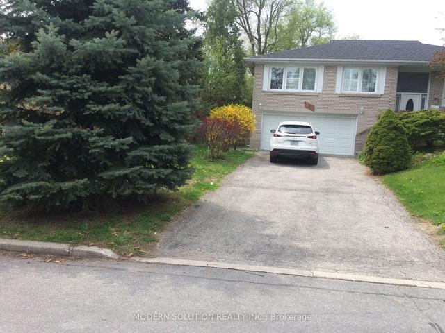 208 Burbank Dr, House detached with 1 bedrooms, 1 bathrooms and 1 parking in Toronto ON | Image 1
