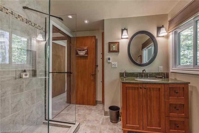 8 Booth Ave, House detached with 3 bedrooms, 1 bathrooms and null parking in Kingston ON | Image 21