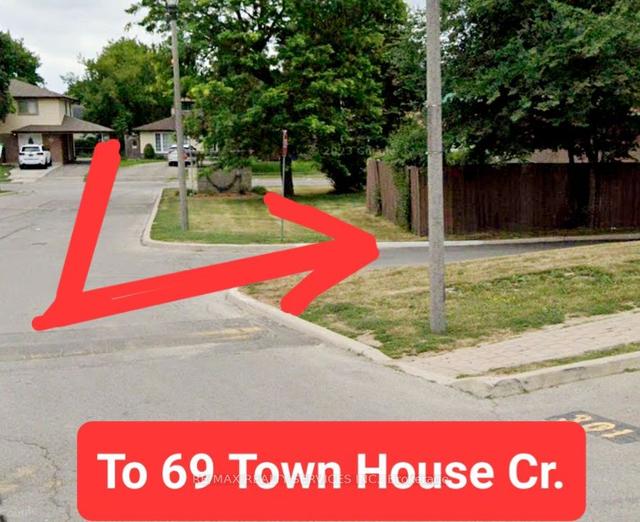 69 Town House Cres, Townhouse with 3 bedrooms, 2 bathrooms and 2 parking in Brampton ON | Image 24