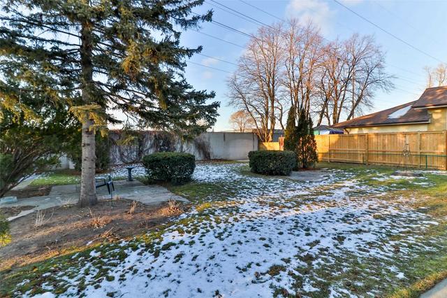 1349 Melton Dr, House detached with 3 bedrooms, 2 bathrooms and 8 parking in Mississauga ON | Image 25