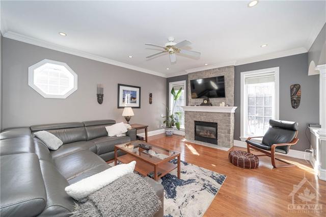 888 Amyot Avenue, House detached with 4 bedrooms, 3 bathrooms and 6 parking in Ottawa ON | Image 9