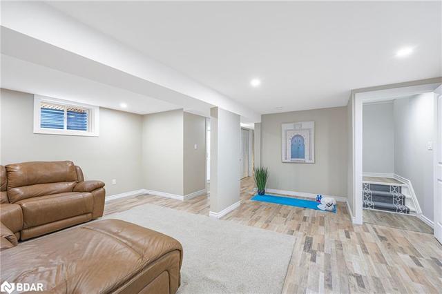 15 Orok Lane, House detached with 3 bedrooms, 2 bathrooms and 3 parking in Barrie ON | Image 6