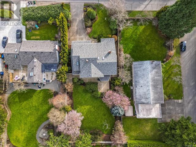 1536 Ash Rd, House detached with 5 bedrooms, 4 bathrooms and 6 parking in Saanich BC | Image 40
