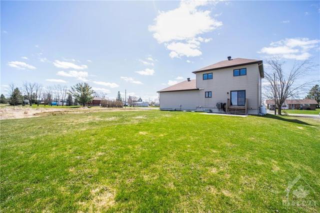 3399 Sarsfield Road, House detached with 3 bedrooms, 3 bathrooms and 8 parking in Ottawa ON | Image 29