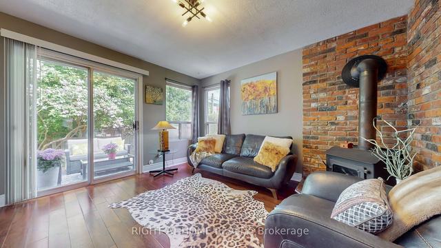 121 Frankdale Ave, House detached with 3 bedrooms, 2 bathrooms and 2 parking in Toronto ON | Image 12