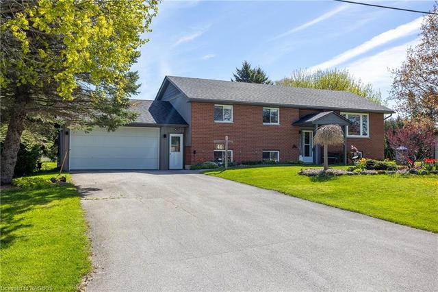 40 Gardiner St, House detached with 3 bedrooms, 2 bathrooms and 8 parking in Meaford ON | Image 1