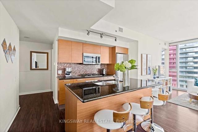1107 - 375 King St W, Condo with 2 bedrooms, 2 bathrooms and 1 parking in Toronto ON | Image 25