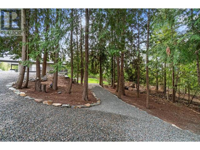 7430 Stampede Trail, House detached with 3 bedrooms, 2 bathrooms and 4 parking in Columbia Shuswap F BC | Image 72