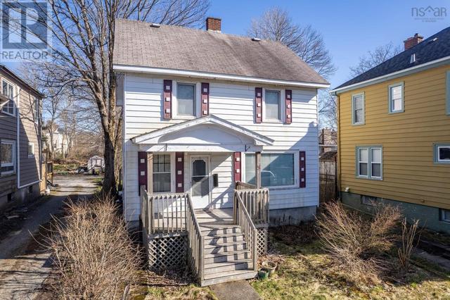 31 Richardson Avenue, House detached with 3 bedrooms, 1 bathrooms and null parking in Cape Breton NS | Image 4