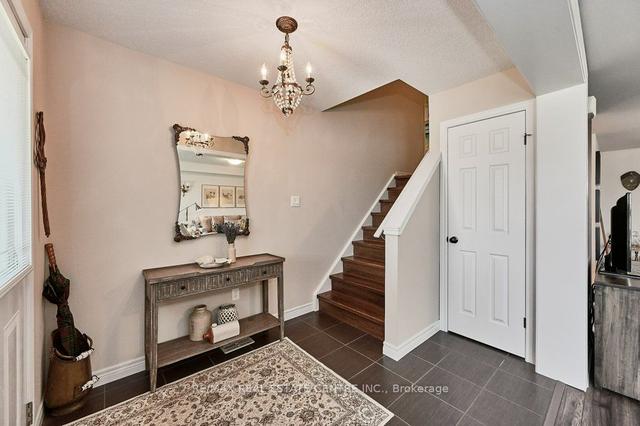 714 Victoria Rd N, House attached with 3 bedrooms, 3 bathrooms and 2 parking in Guelph ON | Image 11