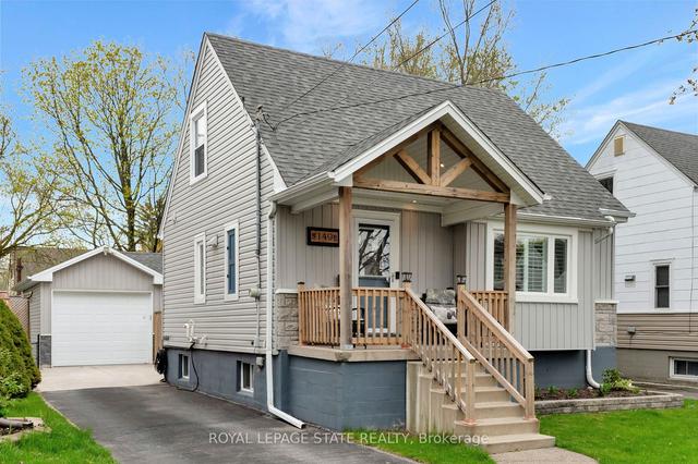 149 E 35th St, House detached with 2 bedrooms, 2 bathrooms and 4 parking in Hamilton ON | Image 1