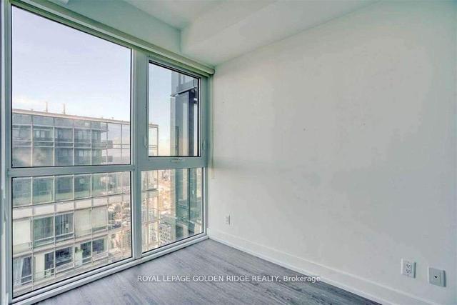 5701 - 7 Grenville St, Condo with 2 bedrooms, 2 bathrooms and 0 parking in Toronto ON | Image 11