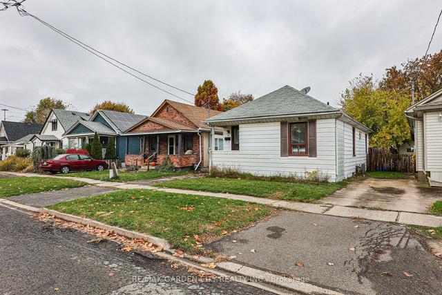 21 Trapnell St, House detached with 3 bedrooms, 1 bathrooms and 2 parking in St. Catharines ON | Image 15