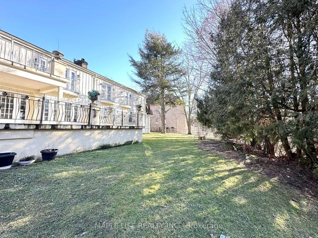 16 Brian Cliff Dr, House detached with 7 bedrooms, 8 bathrooms and 9 parking in Toronto ON | Image 18