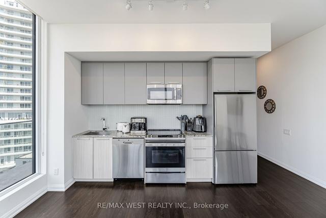 812 - 4208 Dundas St W, Condo with 2 bedrooms, 2 bathrooms and 1 parking in Toronto ON | Image 5