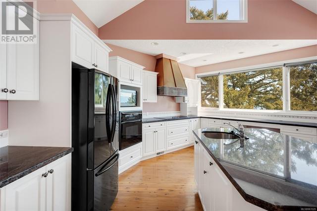 558 Wilderness Pl, House detached with 5 bedrooms, 4 bathrooms and 4 parking in Juan de Fuca BC | Image 35