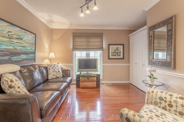 11 - 59 Pennybrook Cres, Condo with 2 bedrooms, 2 bathrooms and 4 parking in London ON | Image 7