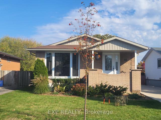 66 Darlington Dr, House detached with 3 bedrooms, 2 bathrooms and 3 parking in Hamilton ON | Image 1