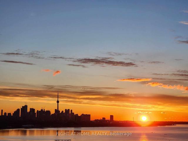 LPH11 - 2083 Lake Shore Blvd W, Condo with 2 bedrooms, 2 bathrooms and 1 parking in Toronto ON | Image 32