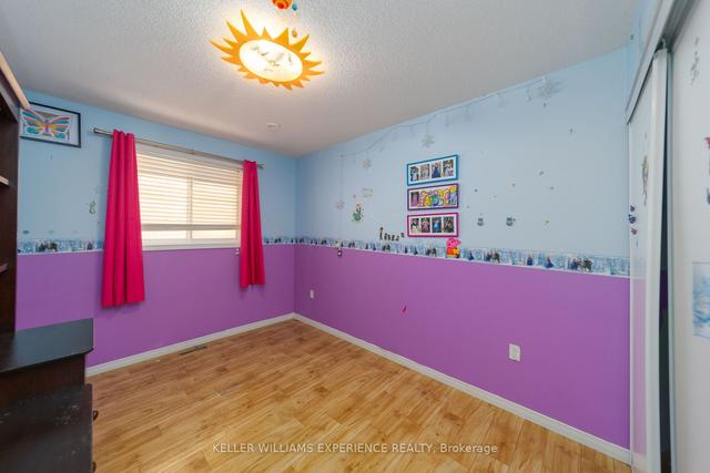 24 Sun King Cres, House detached with 3 bedrooms, 3 bathrooms and 4 parking in Barrie ON | Image 6