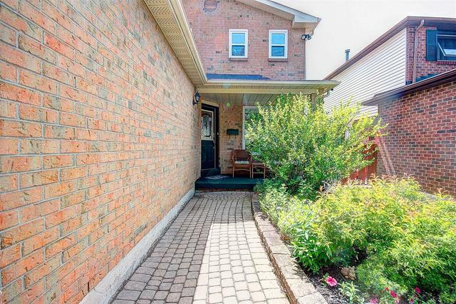 48 Rawling Cres, House detached with 3 bedrooms, 2 bathrooms and 2 parking in Brampton ON | Image 12