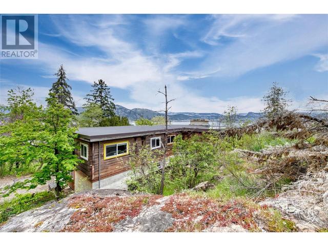 1850 Naramata Road, House detached with 3 bedrooms, 1 bathrooms and 4 parking in Penticton BC | Image 30