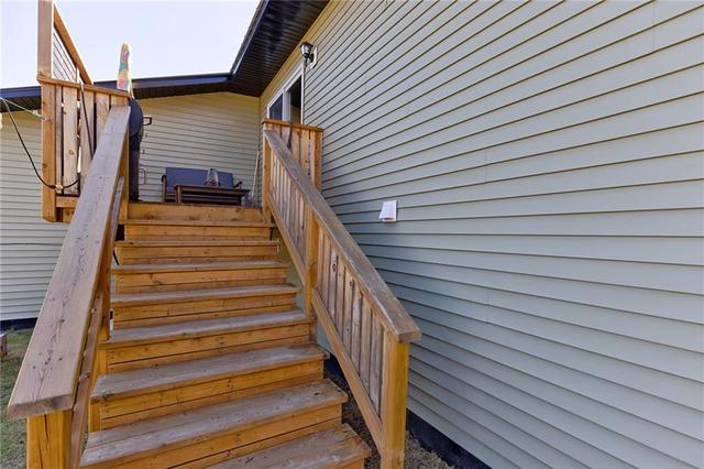 23 Munro Street, House detached with 4 bedrooms, 2 bathrooms and 3 parking in Laurentian Hills ON | Image 22