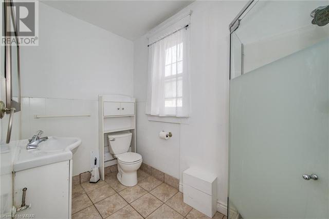 114 Erb St W, House other with 8 bedrooms, 3 bathrooms and 9 parking in Waterloo ON | Image 23