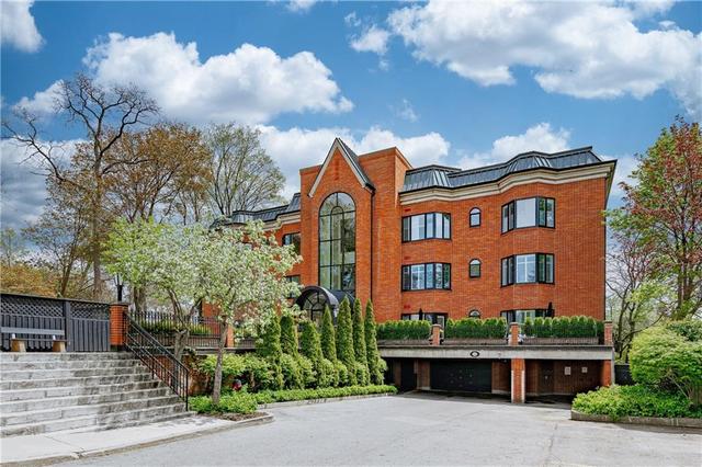 36 - 2220 Lakeshore Rd, Condo with 2 bedrooms, 2 bathrooms and 2 parking in Burlington ON | Image 3