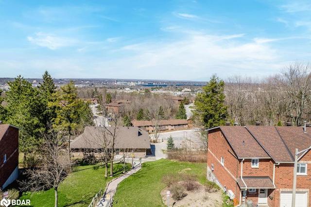 19 Loggers Run, House attached with 4 bedrooms, 2 bathrooms and 2 parking in Barrie ON | Image 38