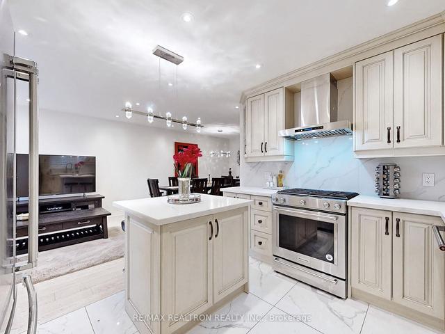 226 Browndale Cres, House semidetached with 3 bedrooms, 2 bathrooms and 5 parking in Richmond Hill ON | Image 5
