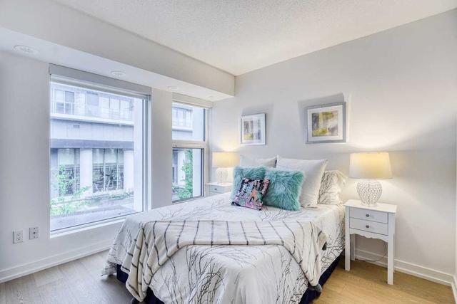 TH8 - 113 Mcmahon Dr, Townhouse with 2 bedrooms, 3 bathrooms and 2 parking in Toronto ON | Image 9