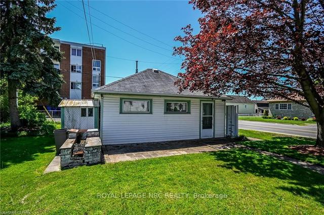 575 Steele St, House detached with 2 bedrooms, 1 bathrooms and 2 parking in Port Colborne ON | Image 26