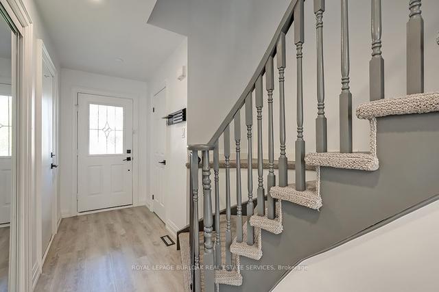 35 - 2022 Atkinson Dr, Townhouse with 3 bedrooms, 3 bathrooms and 2 parking in Burlington ON | Image 29