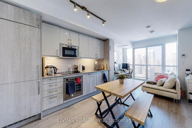 3207 - 77 Mutual St, Condo with 1 bedrooms, 1 bathrooms and 0 parking in Toronto ON | Image 1