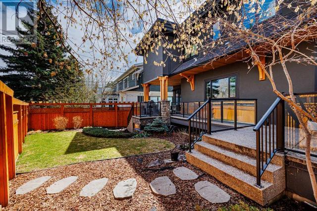 1122 Valois Ave Sw, House detached with 5 bedrooms, 4 bathrooms and 3 parking in Calgary AB | Image 47